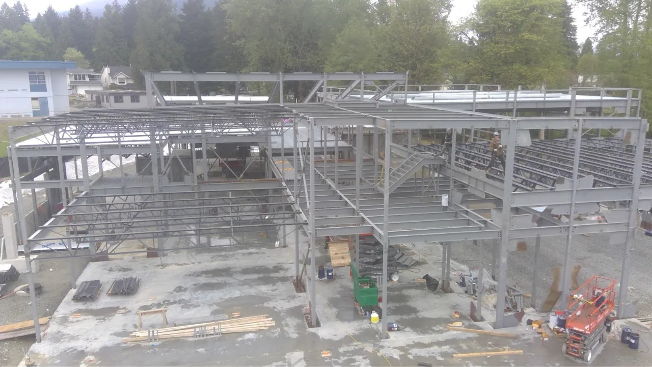 Structural steel installation – École Irvine Elementary in Port Coquitlam